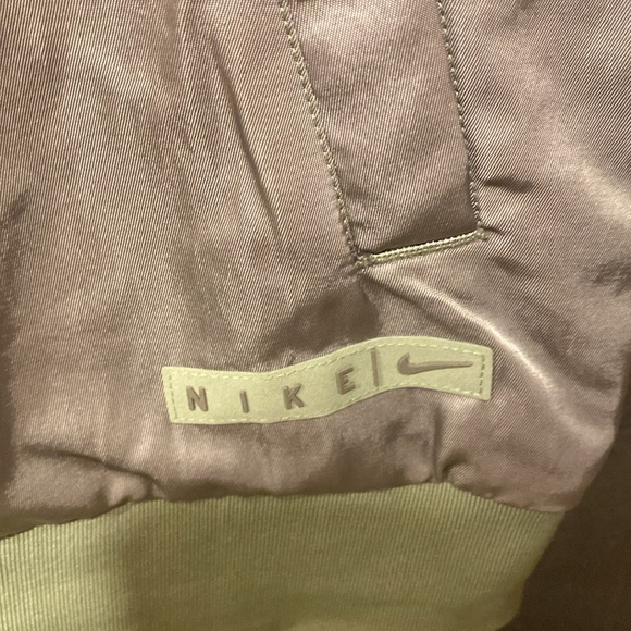 Nike loose fit Women’s Jacket Reversible New with tags size Small - Picture 3 of 8